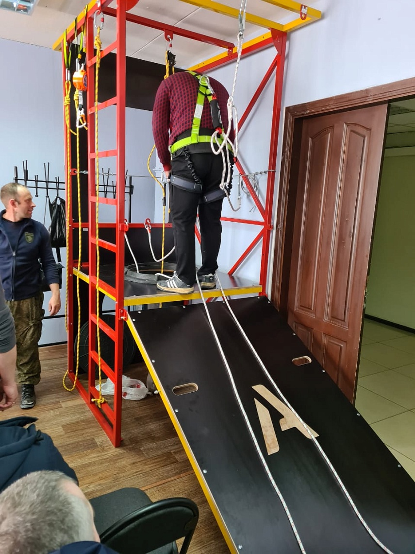 г. Новокузнецк. АНО ДПО «Новокузнецкий региональный центр ОТиПБ» используют при обучении сертифицированный верхолазный полигон "АЛЬПИНИСТ" г. Новокузнецк. АНО ДПО «Новокузнецкий региональный центр ОТиПБ» используют при обучении сертифицированный верхолазный полигон "АЛЬПИНИСТ"